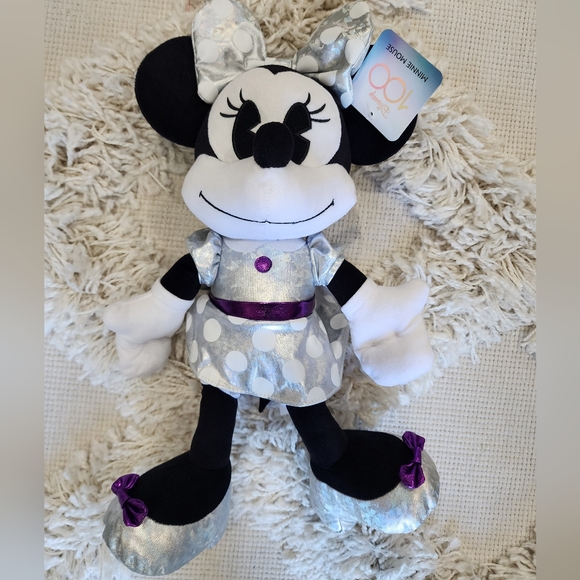 Disney 100years of Wonder Large Mickey & Minnie plush - Picture 10 of 16